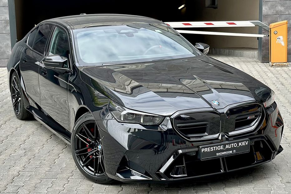 Продам BMW M5 2025 года в Киеве