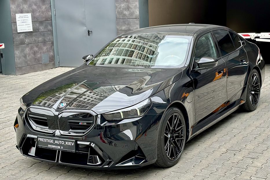 Продам BMW M5 2025 года в Киеве