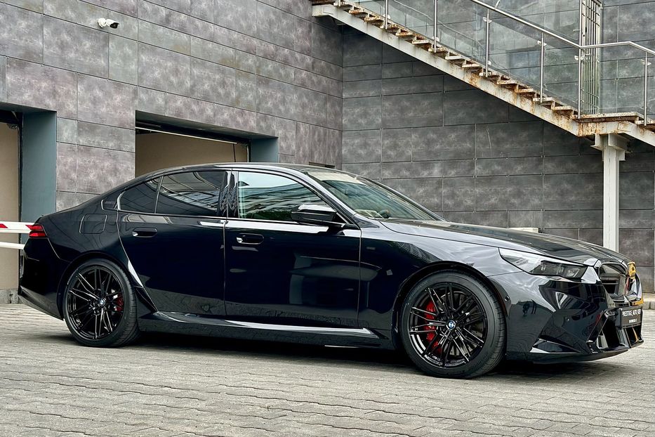 Продам BMW M5 2025 года в Киеве