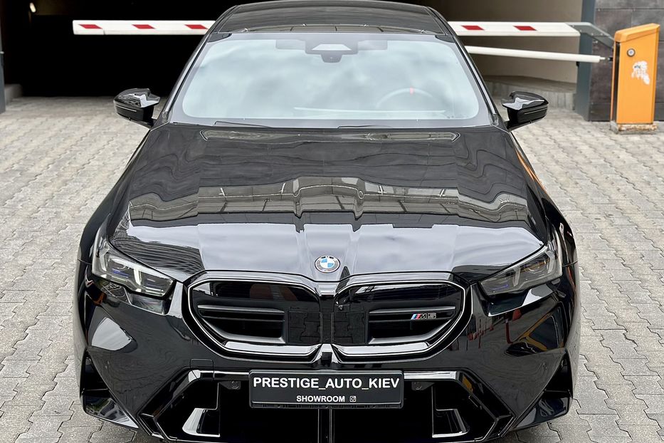 Продам BMW M5 2025 года в Киеве