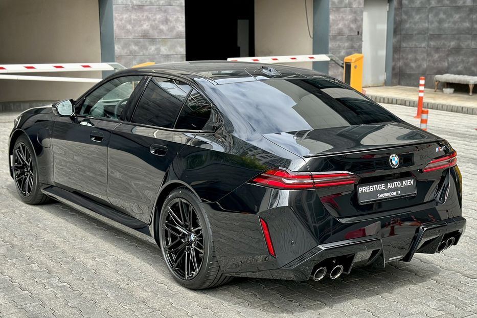 Продам BMW M5 2025 года в Киеве