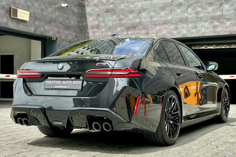 Продам BMW M5 2025 года в Киеве
