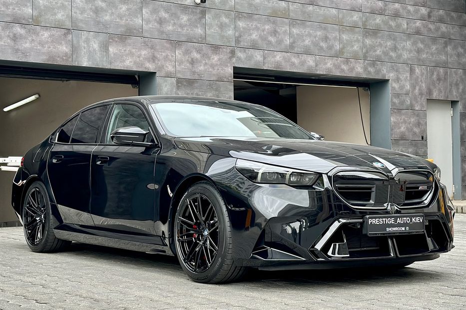 Продам BMW M5 2025 года в Киеве