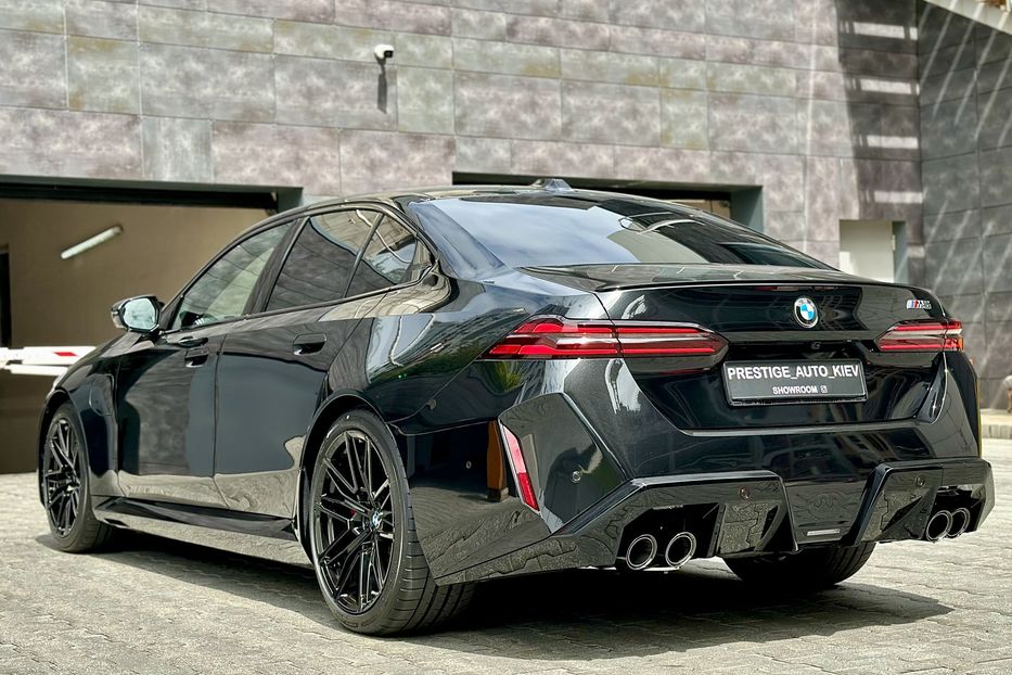 Продам BMW M5 2025 года в Киеве