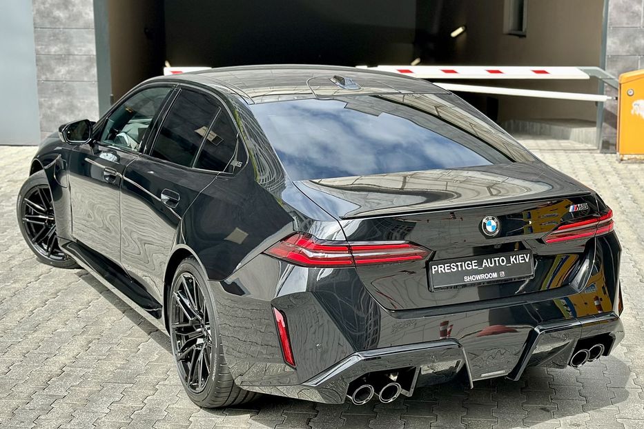 Продам BMW M5 2025 года в Киеве
