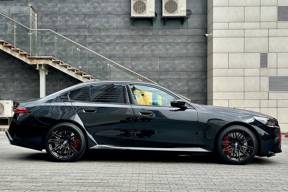 Продам BMW M5 2025 года в Киеве