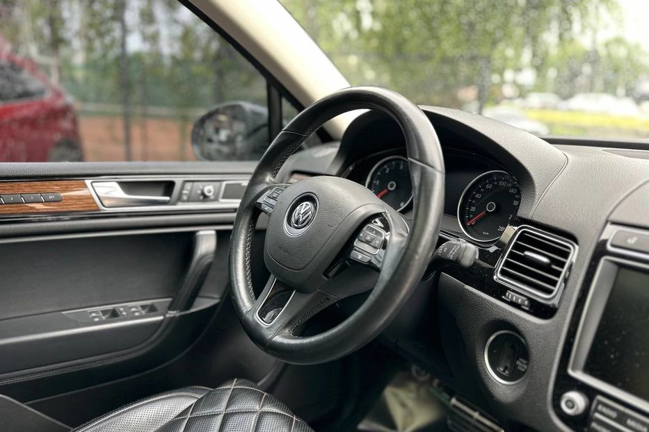 Продам Volkswagen Touareg R-Line 2017 года в Черновцах