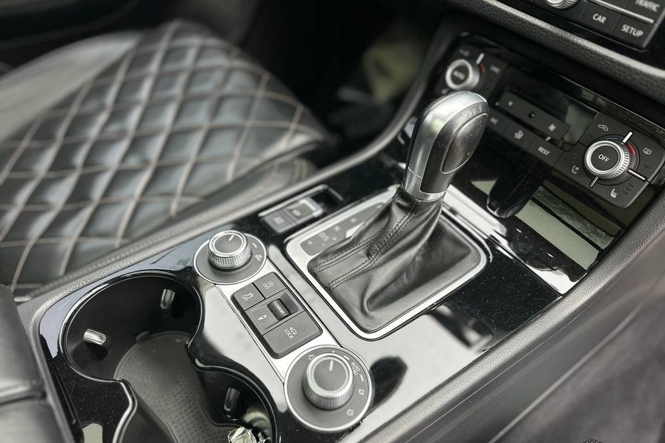 Продам Volkswagen Touareg R-Line 2017 года в Черновцах