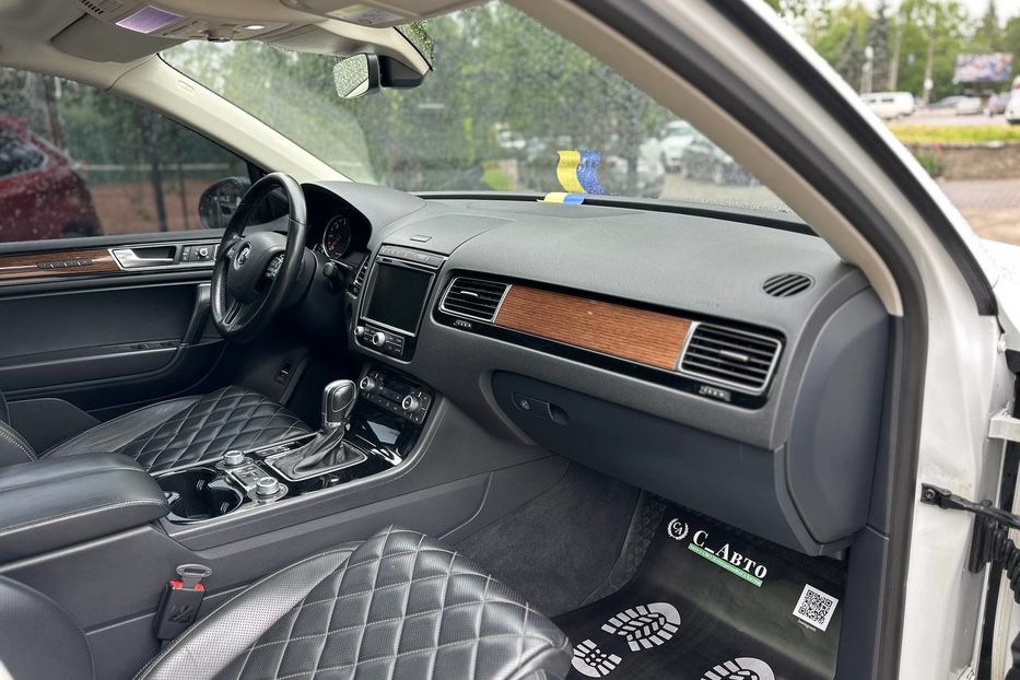 Продам Volkswagen Touareg R-Line 2017 года в Черновцах