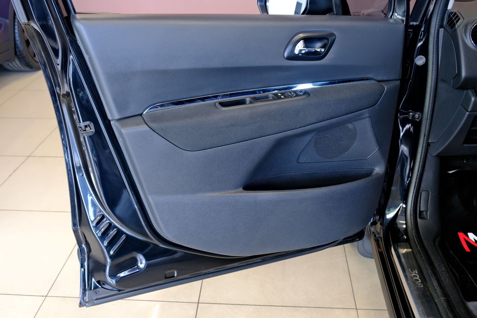 Продам Peugeot 3008 2013 года в Одессе