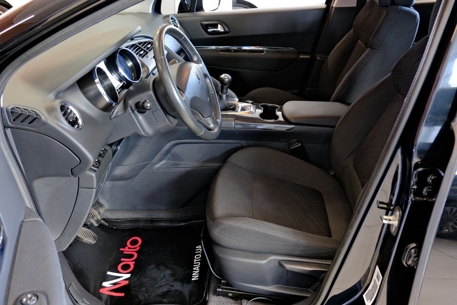 Продам Peugeot 3008 2013 года в Одессе