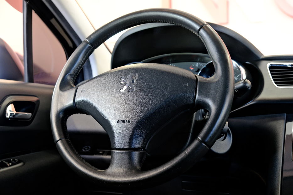 Продам Peugeot 3008 2013 года в Одессе