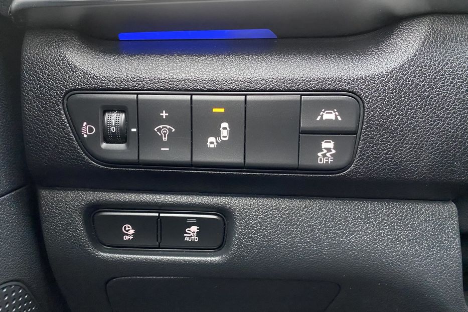 Продам Kia Niro ПідгрівсидінькермаСліпізониJBL 2021 года в Львове