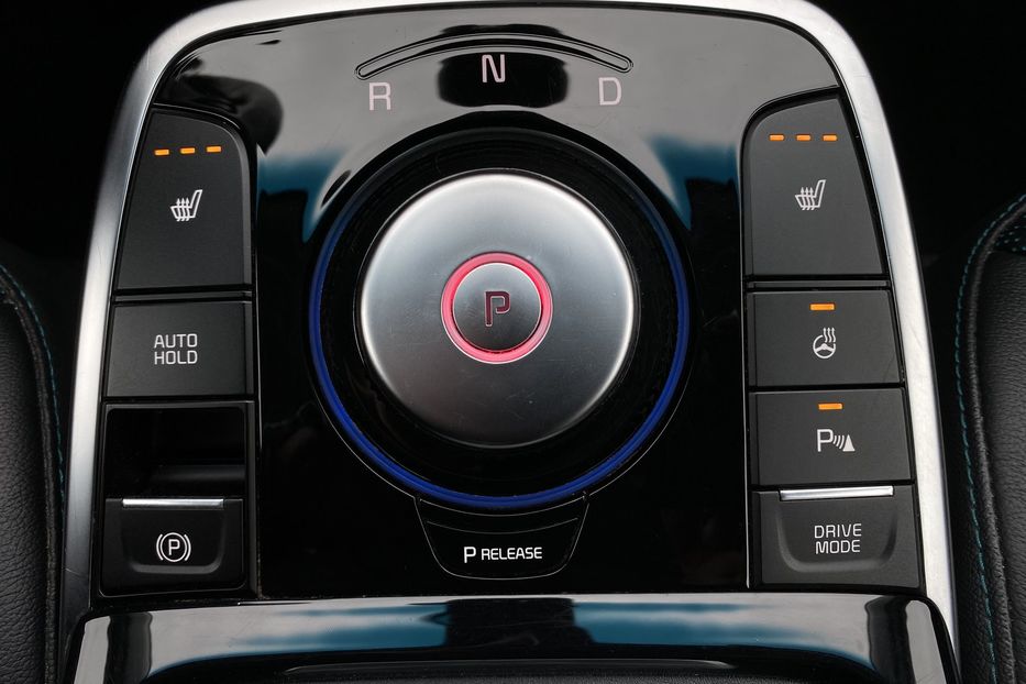 Продам Kia Niro ПідгрівсидінькермаСліпізониJBL 2021 года в Львове