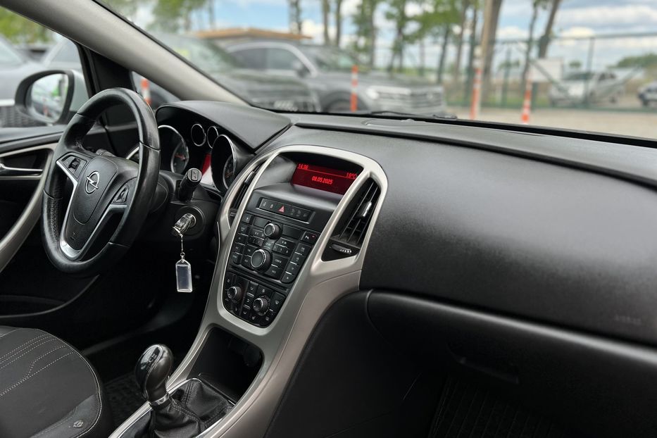 Продам Opel Astra J (KOMIS) 2012 года в г. Умань, Черкасская область