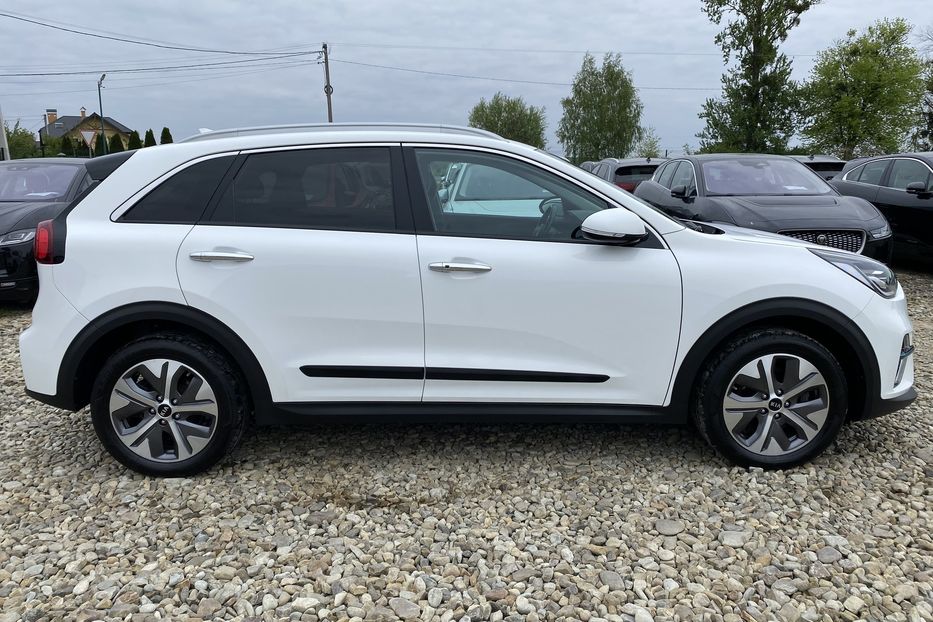 Продам Kia Niro ПідгрівсидінькермаСліпізониJBL 2021 года в Львове
