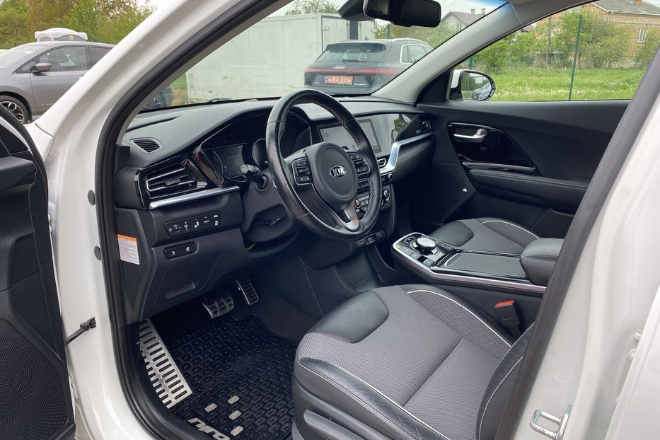 Продам Kia Niro ПідгрівсидінькермаСліпізониJBL 2021 года в Львове