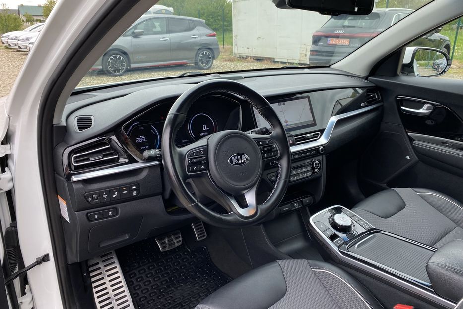 Продам Kia Niro ПідгрівсидінькермаСліпізониJBL 2021 года в Львове