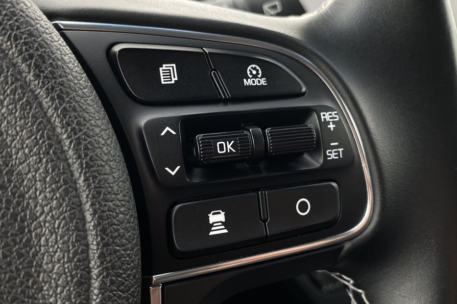Продам Kia Niro ПідгрівсидінькермаСліпізониJBL 2021 года в Львове