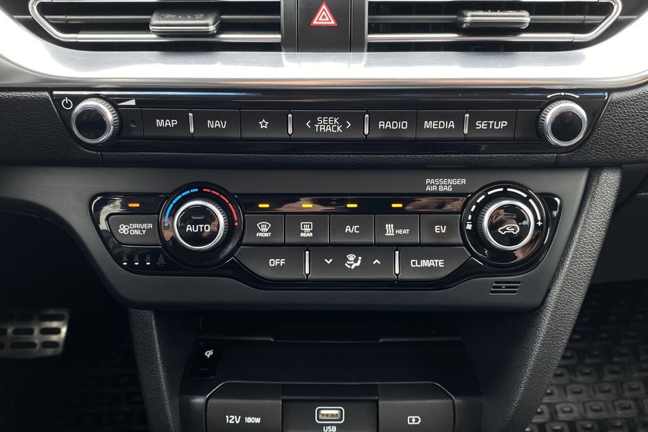 Продам Kia Niro ПідгрівсидінькермаСліпізониJBL 2021 года в Львове