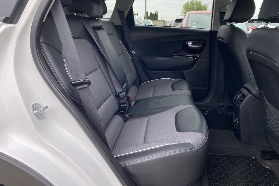 Продам Kia Niro ПідгрівсидінькермаСліпізониJBL 2021 года в Львове