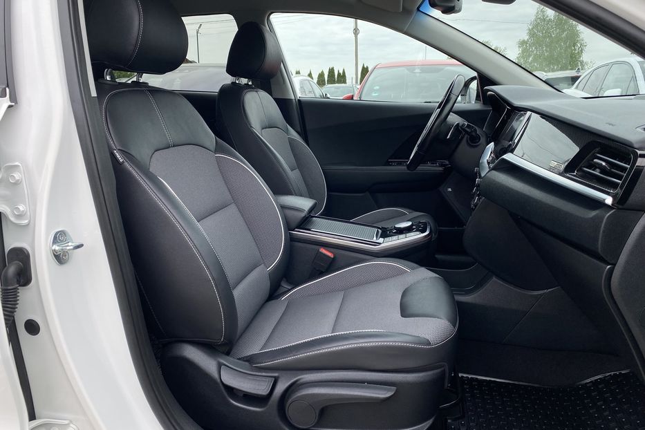 Продам Kia Niro ПідгрівсидінькермаСліпізониJBL 2021 года в Львове
