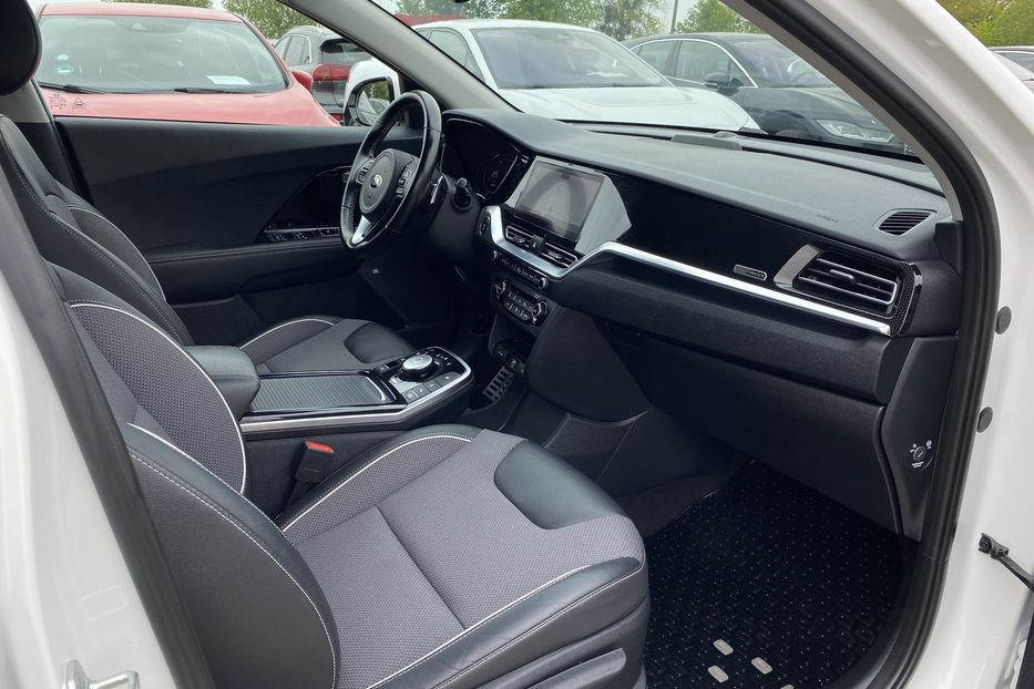 Продам Kia Niro ПідгрівсидінькермаСліпізониJBL 2021 года в Львове
