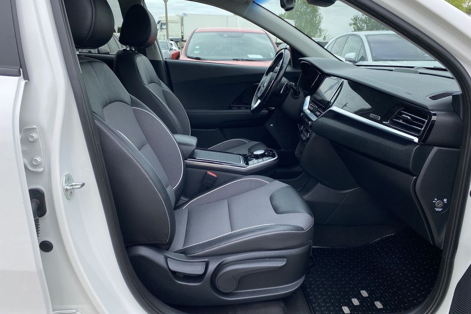 Продам Kia Niro ПідгрівсидінькермаСліпізониJBL 2021 года в Львове