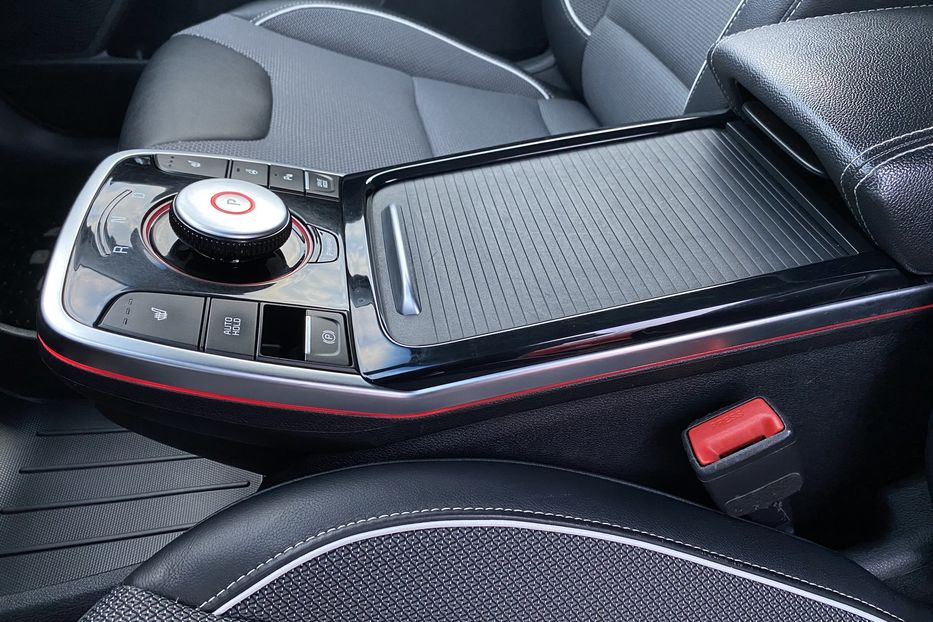 Продам Kia Niro ПідгрівсидінькермаСліпізониJBL 2021 года в Львове