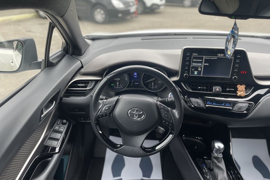 Продам Toyota C-HR Premium  2019 года в Киеве