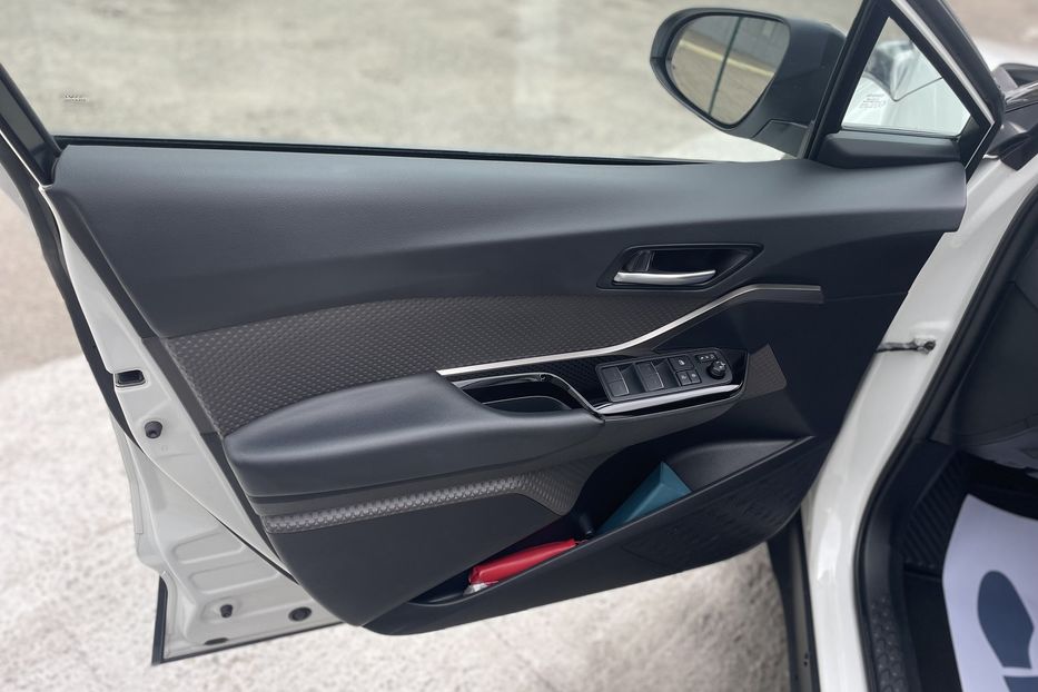 Продам Toyota C-HR Premium  2019 года в Киеве