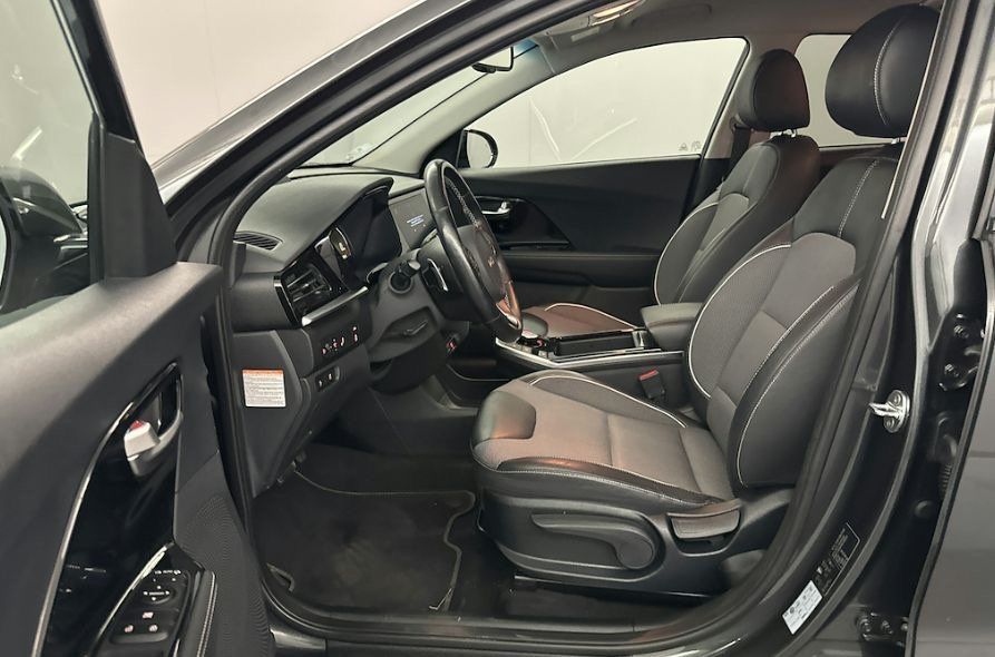 Продам Kia Niro 2021 года в Львове