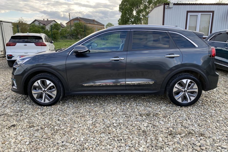 Продам Kia Niro ПідгрівсидінькермаСліпізониJBL 2021 года в Львове