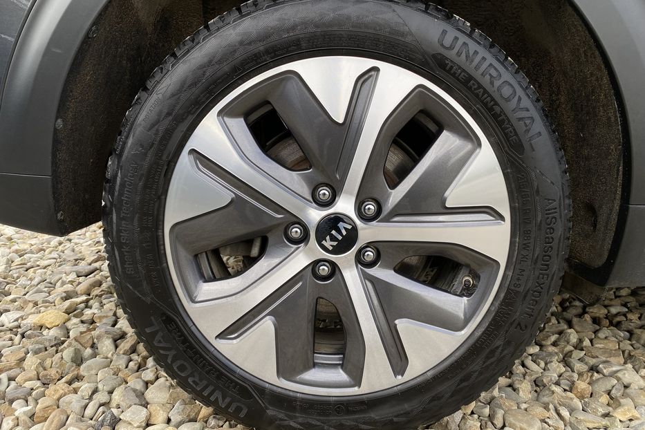 Продам Kia Niro ПідгрівсидінькермаСліпізониJBL 2021 года в Львове