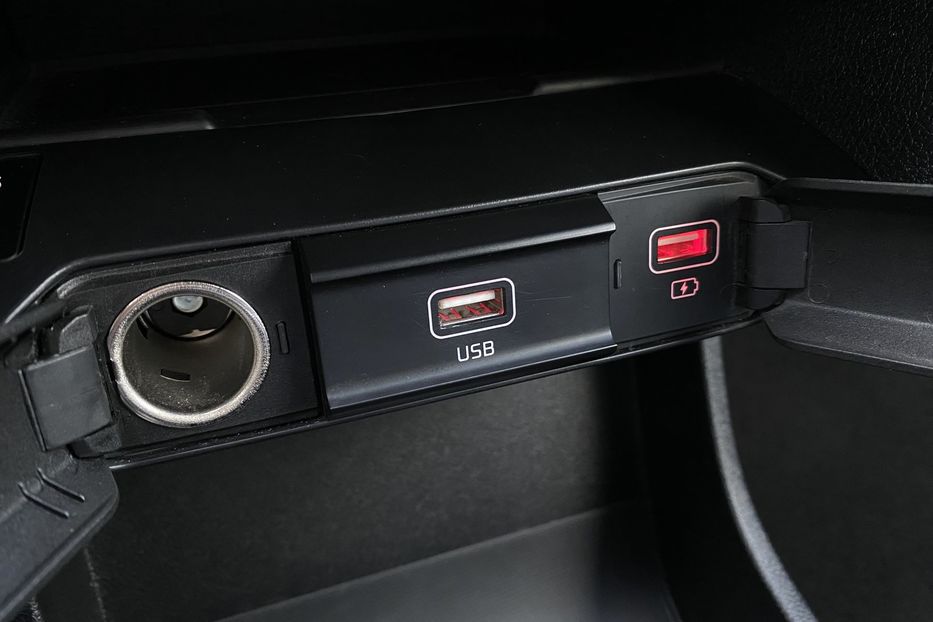 Продам Kia Niro ПідгрівсидінькермаСліпізониJBL 2021 года в Львове