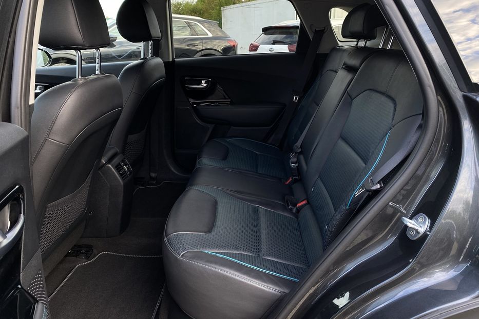 Продам Kia Niro ПідгрівсидінькермаСліпізониJBL 2021 года в Львове