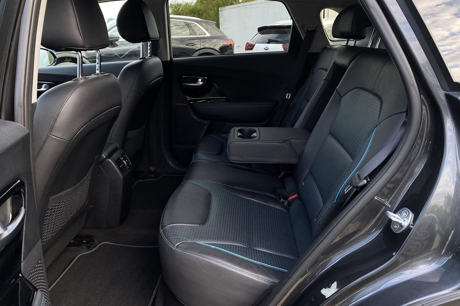 Продам Kia Niro ПідгрівсидінькермаСліпізониJBL 2021 года в Львове