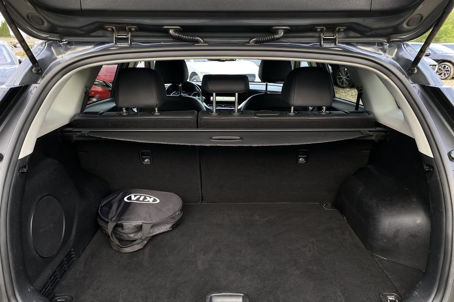Продам Kia Niro ПідгрівсидінькермаСліпізониJBL 2021 года в Львове