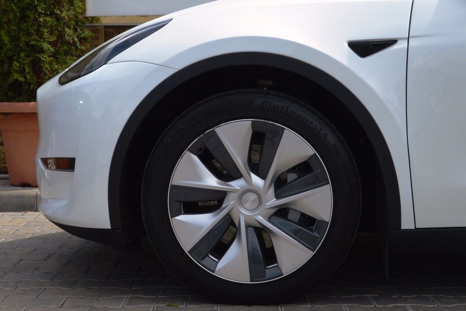 Продам Tesla Model Y 2022 года в Одессе