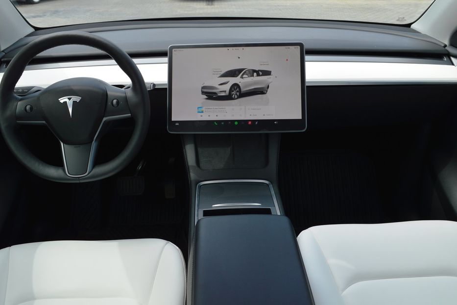 Продам Tesla Model Y 2022 года в Одессе