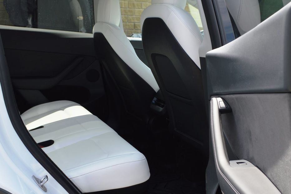 Продам Tesla Model Y 2022 года в Одессе