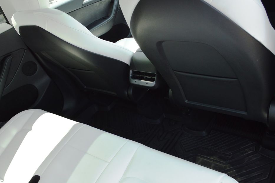 Продам Tesla Model Y 2022 года в Одессе