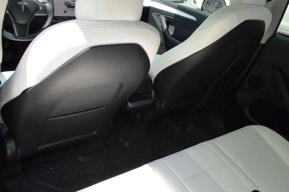 Продам Tesla Model Y 2022 года в Одессе