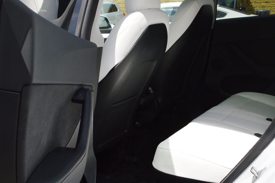 Продам Tesla Model Y 2022 года в Одессе