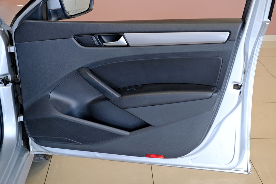 Продам Volkswagen Passat B7 NMS 2016 года в Одессе