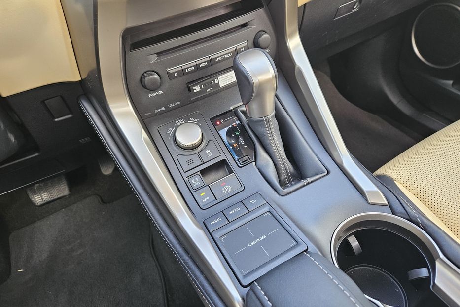 Продам Lexus NX 200 2016 года в Киеве