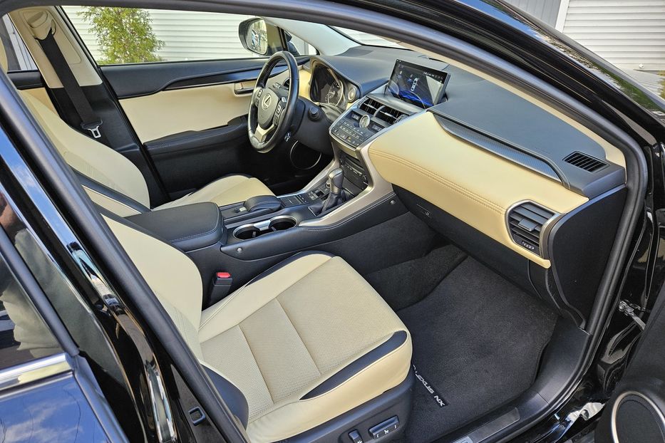 Продам Lexus NX 200 2016 года в Киеве