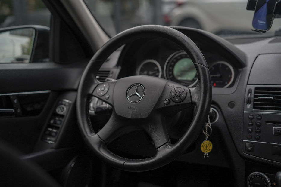 Продам Mercedes-Benz C-Class 220 CDI 2010 года в Черновцах