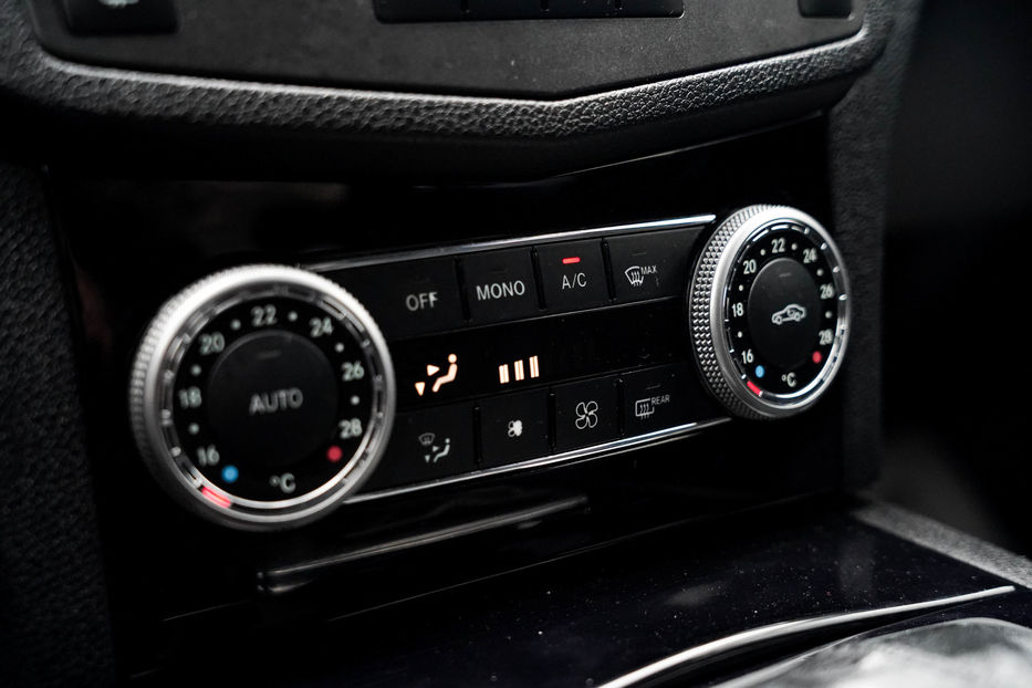 Продам Mercedes-Benz C-Class 220 CDI 2010 года в Черновцах