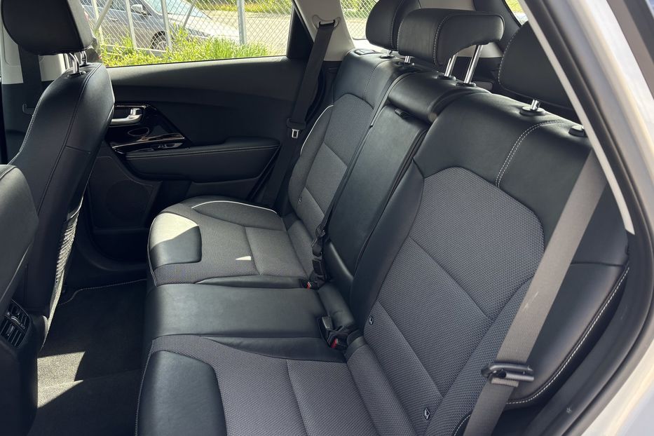 Продам Kia Niro 2020 года в Львове